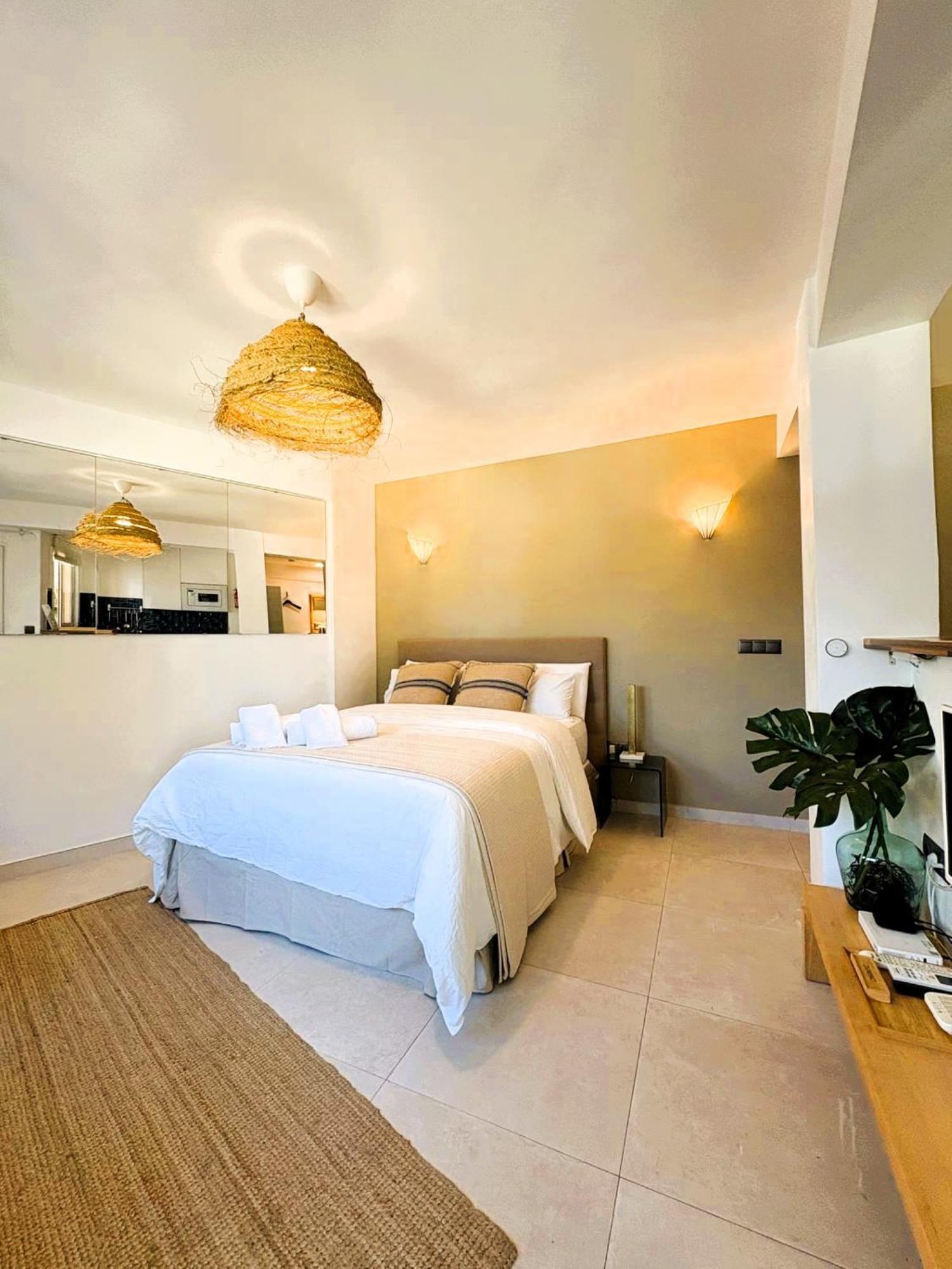 Shiny Studio With Pool & Carihuela Beach At 500M Torremolinos Exteriör bild